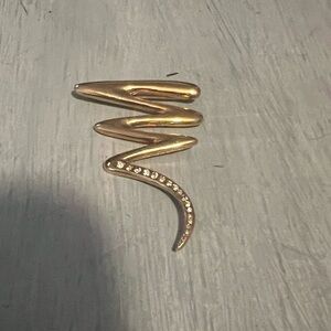 Vintage  Fashion Jewlery  Gold tone  & Crystal's     Brooch Pin